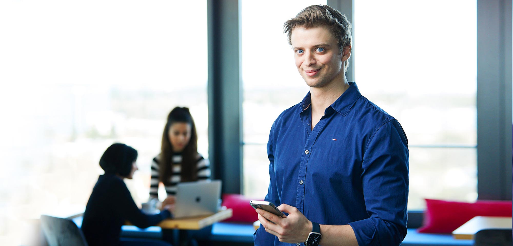 Student im Büro von MaibornWolff